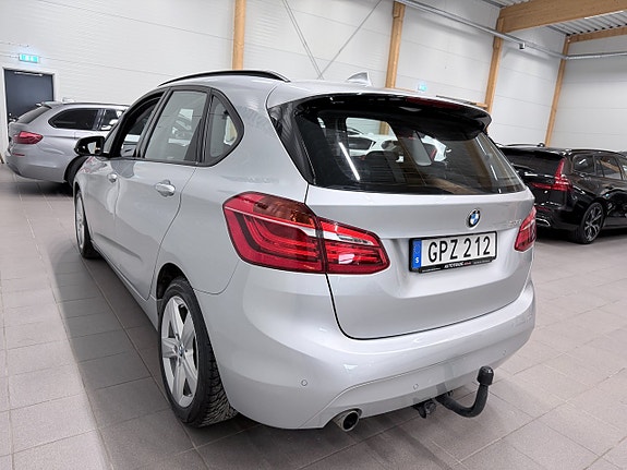BMW 218 9 of 21