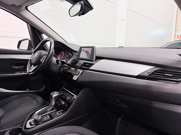 BMW 218 19 of 21