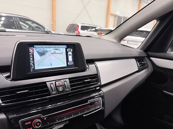 BMW 218 13 of 21