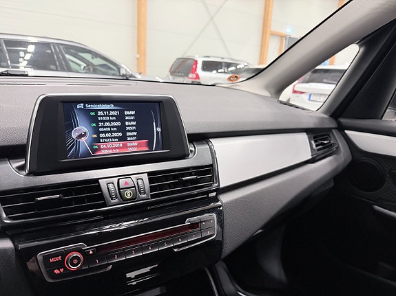 BMW 218 17 of 21