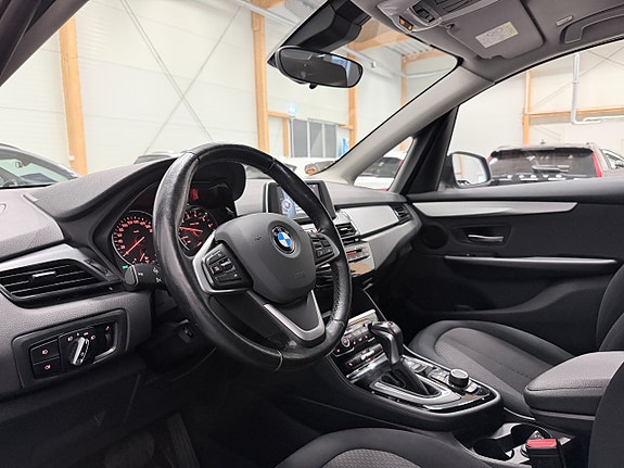 BMW 218 10 of 21