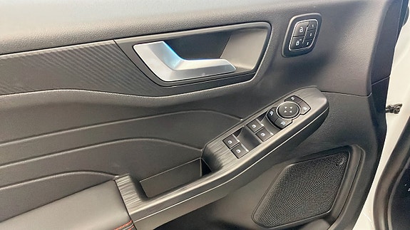 Ford Kuga 11 of 13