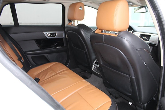 Jaguar XF 12 of 12
