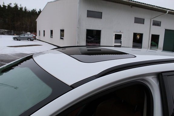 Jaguar XF 8 of 12