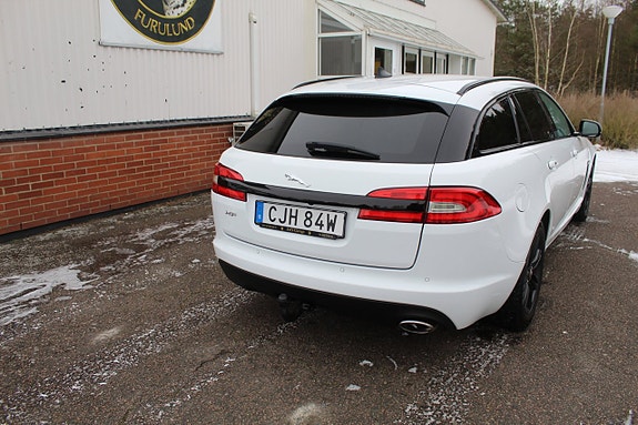 Jaguar XF 6 of 12