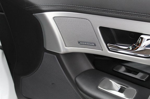 Jaguar XF 11 of 12