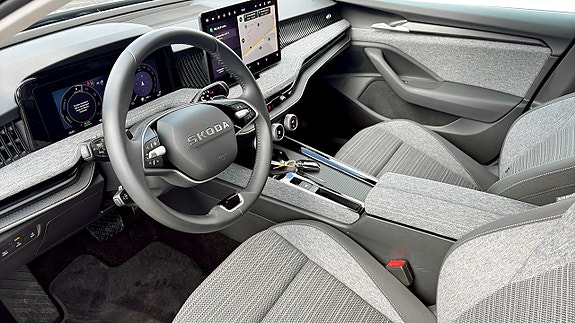 Skoda Superb 7 of 14