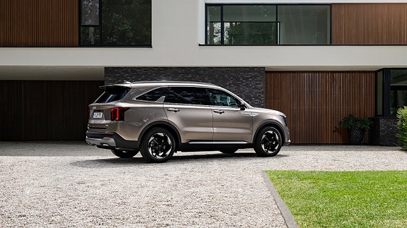 Kia Sorento 4 of 8