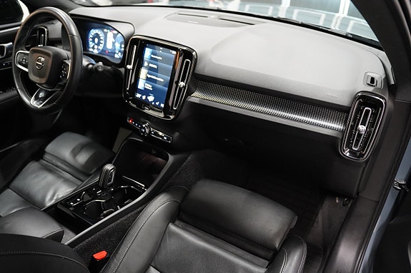 Volvo XC40 10 of 21
