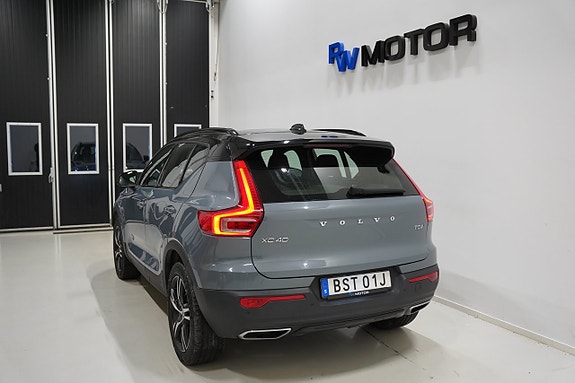 Volvo XC40 4 of 5