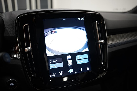 Volvo XC40 16 of 21