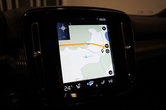 Volvo XC40 15 of 21