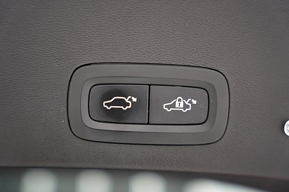 Volvo XC40 21 of 21