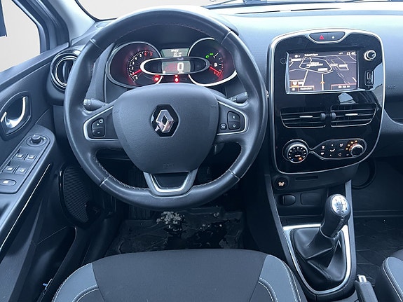 Renault Clio 11 of 15