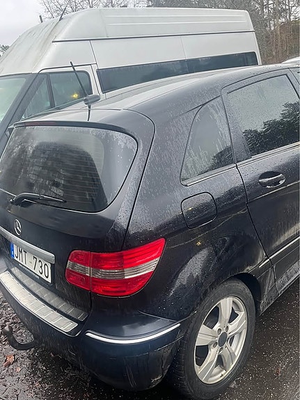 Mercedes-Benz B170 5 of 5