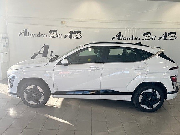 Hyundai Kona 2 of 5