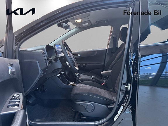 Kia Picanto 8 of 12