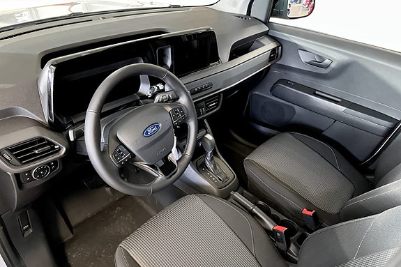 Ford Transit Courier 4 of 7