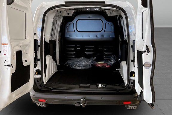 Ford Transit Courier 7 of 7