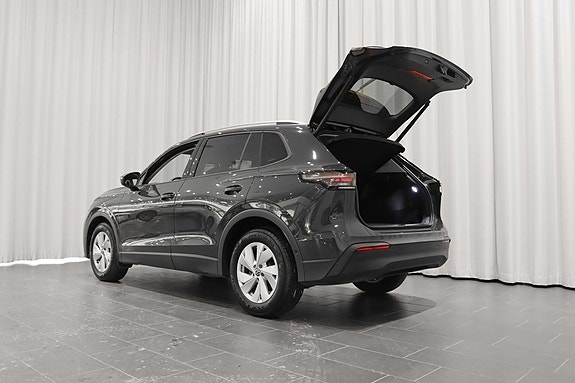 Volkswagen Tiguan 4 of 5