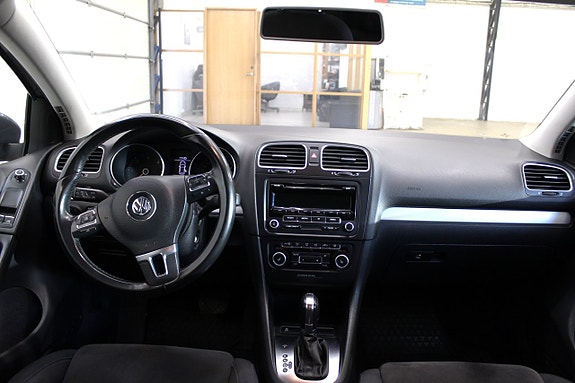 Volkswagen Golf VI 11 of 17