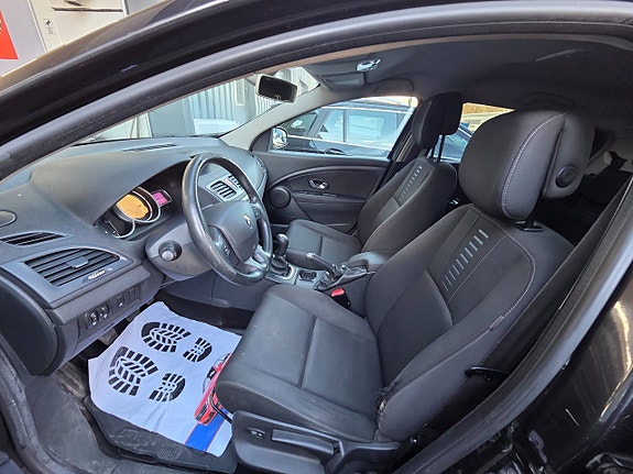 Renault Megane 12 of 13