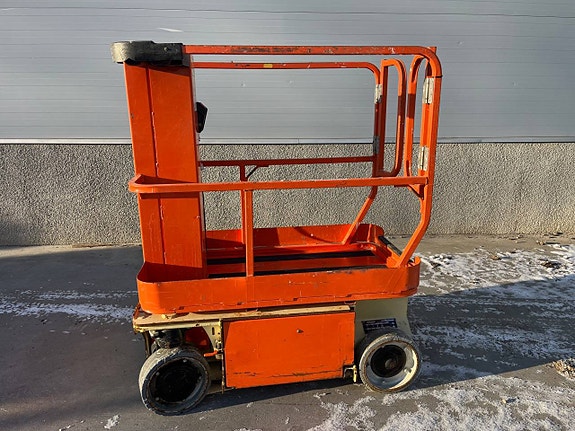 Pelarlift JLG 1230ES / Lift ,skylift med nya Batterier