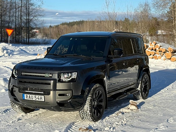 Land Rover Defender 110 3 of 5