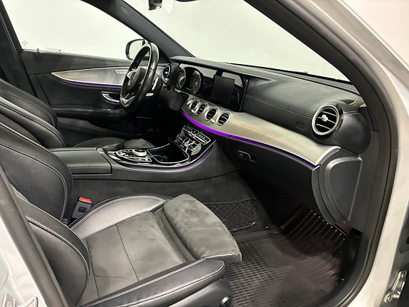 Mercedes-Benz E220 5 of 5