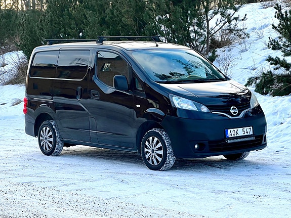 Nissan NV200 7 of 17
