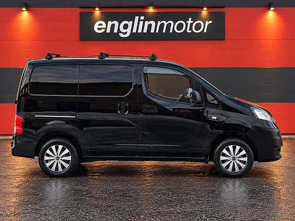 Nissan NV200 4 of 13