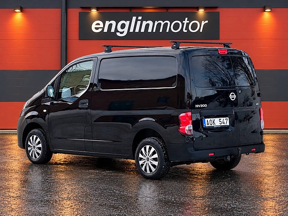 Nissan NV200 2 of 13