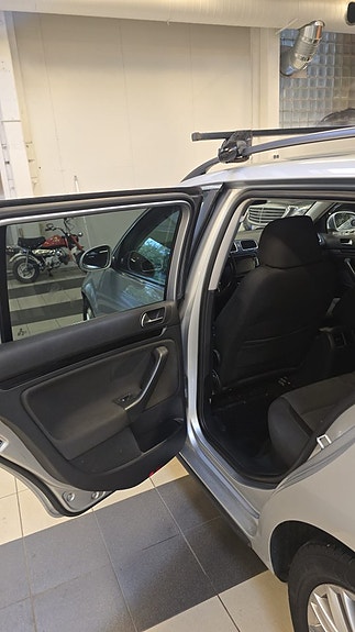 Volkswagen Golf VI 13 of 18