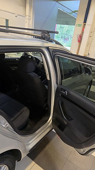 Volkswagen Golf VI 12 of 18