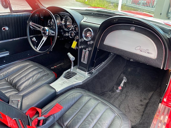 Chevrolet Corvette 29 of 30
