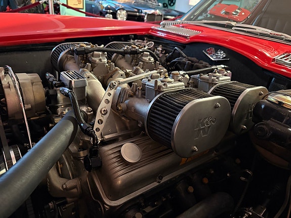 Chevrolet Corvette 14 of 30