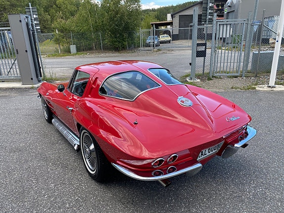 Chevrolet Corvette 24 of 30