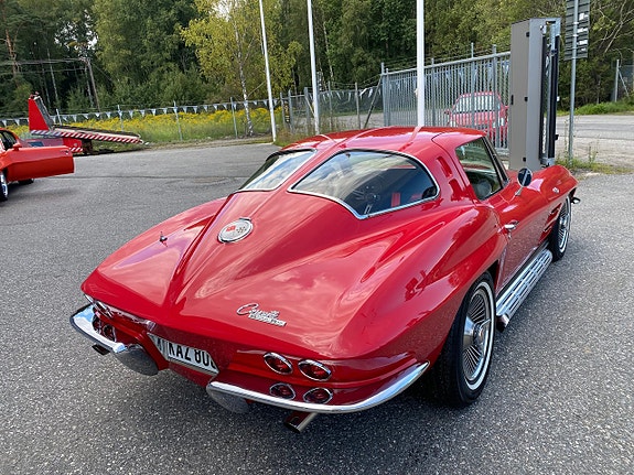 Chevrolet Corvette 23 of 30