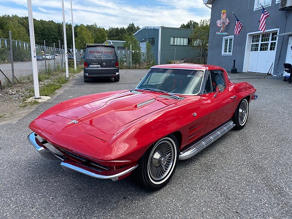 Chevrolet Corvette 17 of 30