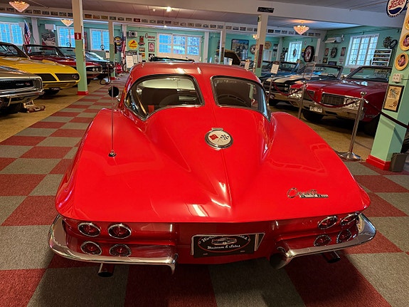 Chevrolet Corvette 3 of 30