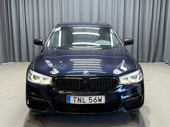 BMW 520d 2 of 5