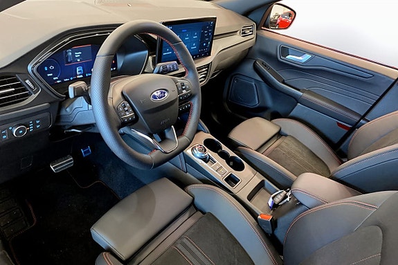 Ford Kuga 10 of 25