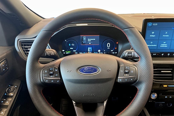 Ford Kuga 13 of 25