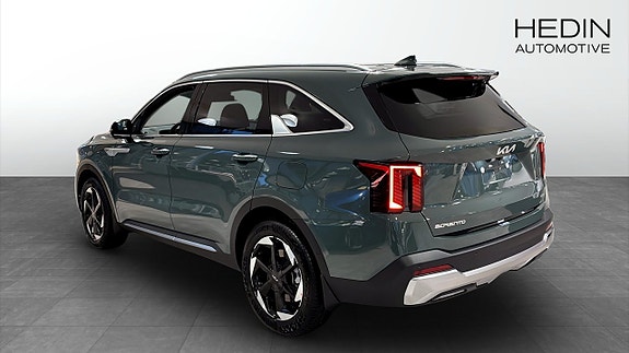 Kia Sorento 2 of 5