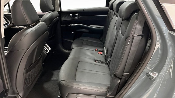 Kia Sorento 5 of 5