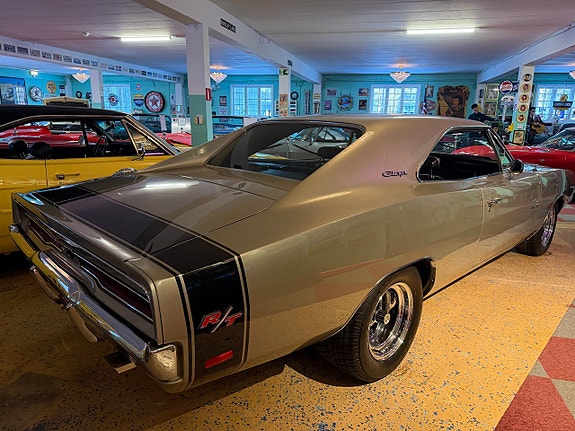 Dodge Charger 12 of 30