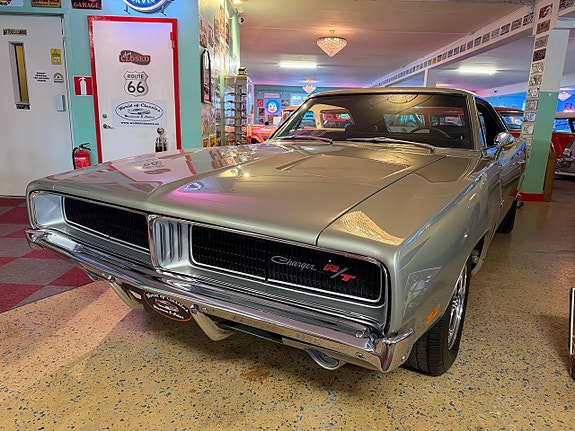 Dodge Charger 4 of 30
