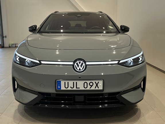 Volkswagen ID.7 2 of 5