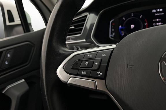Volkswagen Tiguan 16 of 29