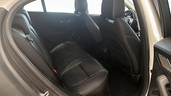 Jaguar I-PACE 5 of 5